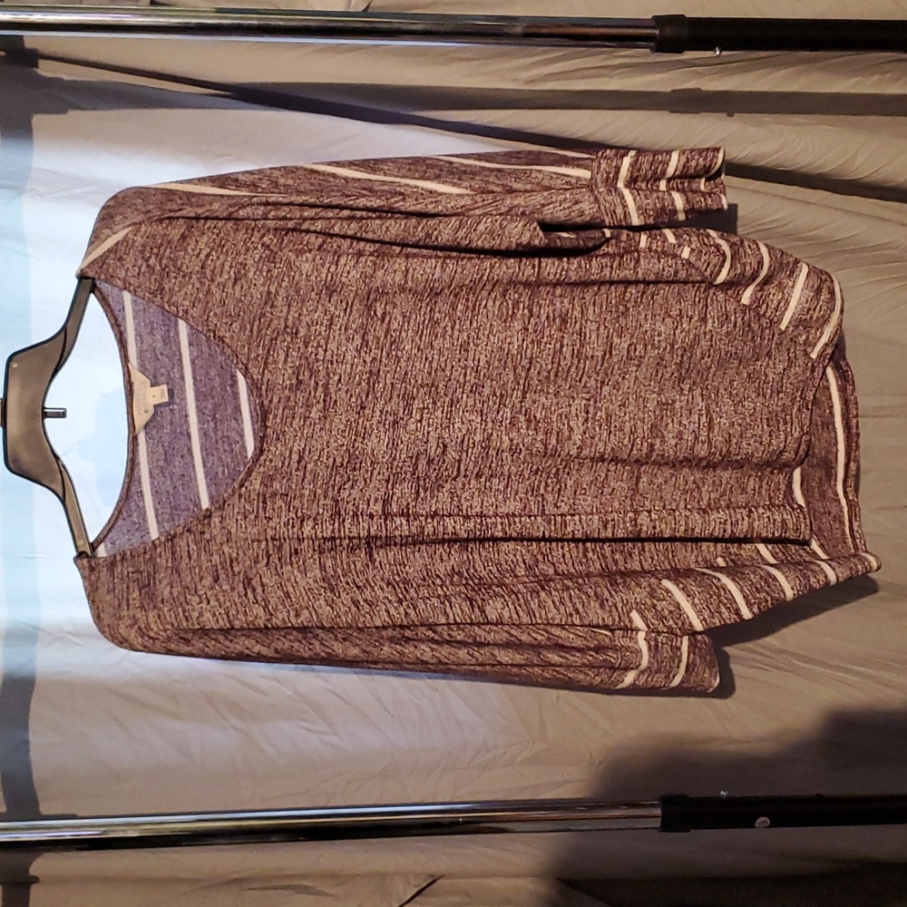 Xl dolman sleeve burgundy market & spruce top